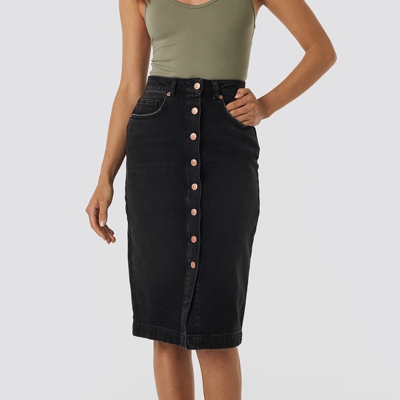 DownEast Dresses & Skirts - DOWNEAST Black Denim Knee Length Skirt Sz S